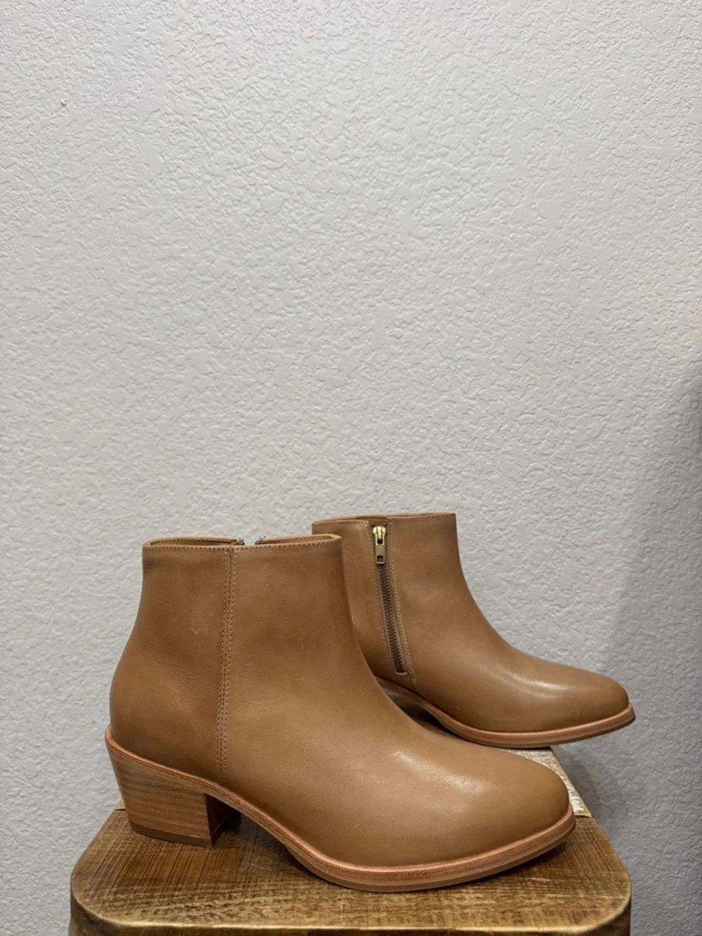Nisolo Marisa Inside Zip Almond Leather Ankle Boots Size 9 NEW